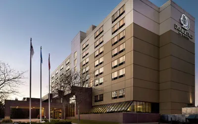 Photo 2 - DoubleTree by Hilton St. Paul East