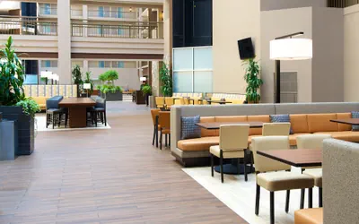 Photo 3 - Embassy Suites by Hilton Seattle Bellevue