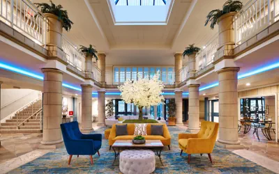 Photo 3 - Atrium Hotel at Orange County Airport