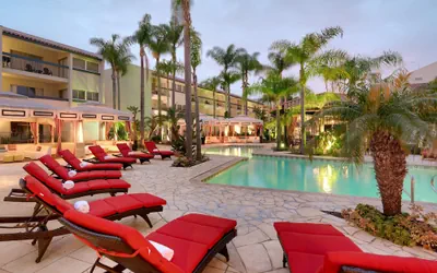 Photo 2 - Atrium Hotel at Orange County Airport