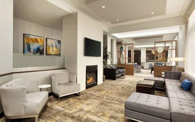 Photo 3 - DoubleTree by Hilton Hartford - Bradley Airport