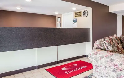 Photo 5 - Econo Lodge Jefferson City