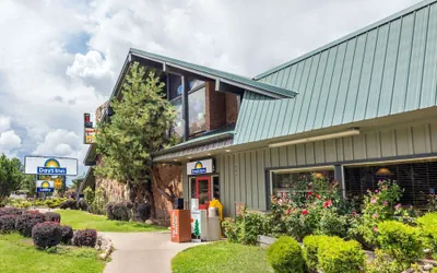Photo 2 - Days Inn by Wyndham Show Low