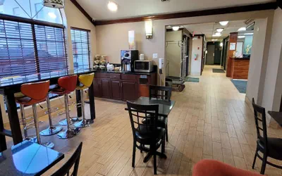 Photo 5 - Quality Inn & Suites Columbia I-70