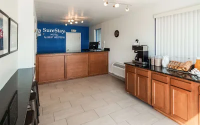 Photo 4 - SureStay Hotel by Best Western Findlay