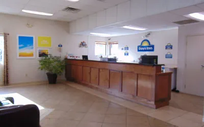 Photo 4 - Days Inn by Wyndham Huntington