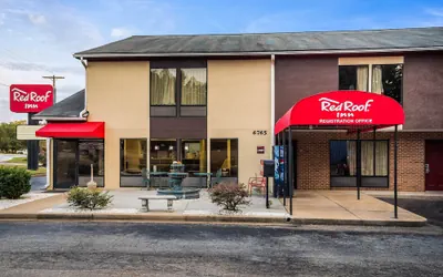 Photo 2 - Red Roof Inn Spartanburg – I-26