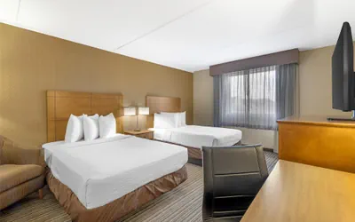 Photo 5 - Best Western Royal Plaza Hotel & Trade Center