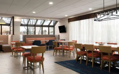 Photo 4 - Hampton Inn Fairfax City
