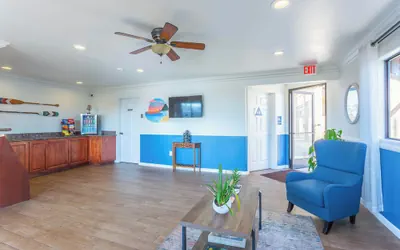 Photo 3 - Aloha Inn