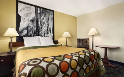 Photo 4 - Super 8 by Wyndham Carlsbad