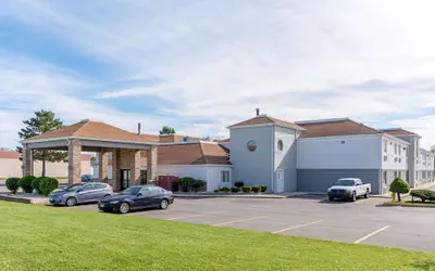 Photo 2 - Quality Inn Fairborn near Wright Patterson AFB