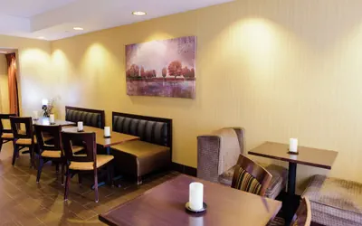 Photo 4 - Hampton Inn Eau Claire
