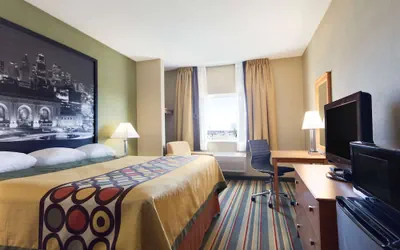 Photo 4 - Super 8 by Wyndham Lees Summit