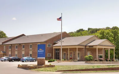 Photo 2 - Baymont by Wyndham Kansas City KU Medical Center