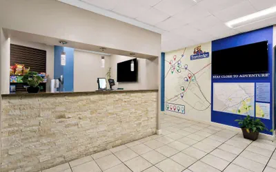 Photo 5 - Travelodge by Wyndham Aberdeen