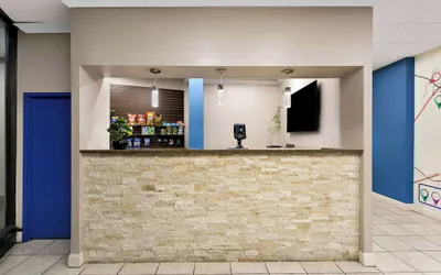 Photo 4 - Travelodge by Wyndham Aberdeen