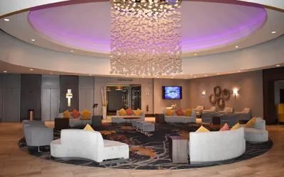 Photo 3 - DoubleTree by Hilton Chicago - Oak Brook