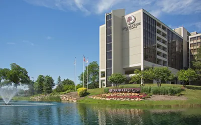 Photo 2 - DoubleTree by Hilton Chicago - Oak Brook