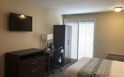 Photo 4 - Good Living Inn
