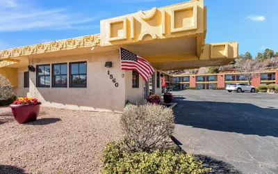 Photo 2 - Kings House Motor Hotel, a Dazzler Select by Wyndham
