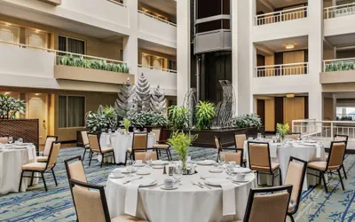 Photo 3 - Embassy Suites by Hilton Boston Waltham