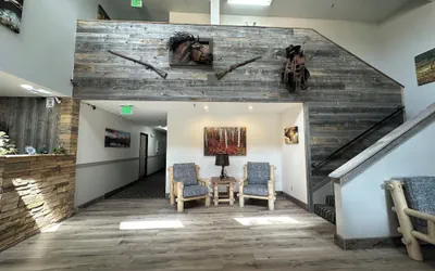 Photo 3 - Alpine Inn & Suites