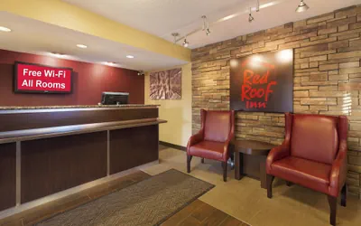 Photo 3 - Red Roof Inn Detroit - Warren