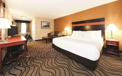 Photo 4 - La Quinta Inn by Wyndham Sandusky near Cedar Point