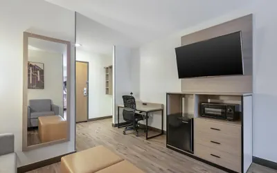 Photo 4 - Best Western Plus Meridian