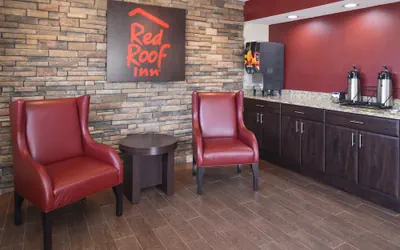 Photo 2 - Red Roof Inn Champaign - University