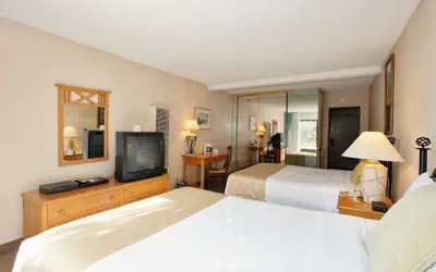 Photo 4 - Oceanside Marina Suites