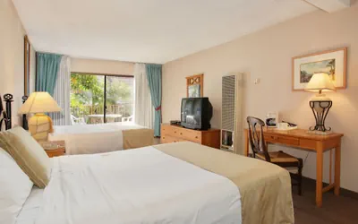 Photo 5 - Oceanside Marina Suites