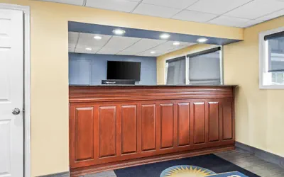 Photo 3 - Days Inn by Wyndham Jacksonville NC
