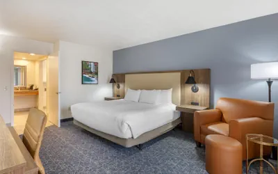 Photo 2 - Best Western Plus A Wayfarer's Inn And Suites