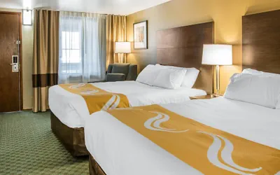 Photo 2 - Quality Inn & Suites Houghton Downtown