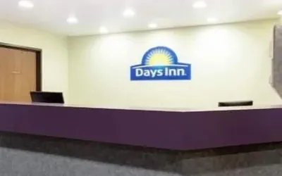 Photo 2 - Days Inn by Wyndham Missoula Airport