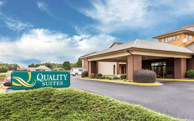 Photo 2 - Quality Suites Hickory South