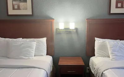 Photo 5 - Travelodge by Wyndham Terre Haute