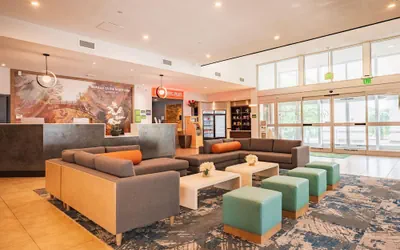 Photo 5 - La Quinta Inn & Suites by Wyndham Danbury