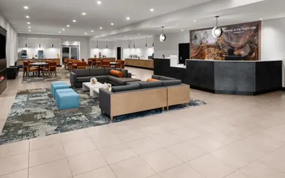 Photo 5 - La Quinta Inn & Suites by Wyndham Danbury