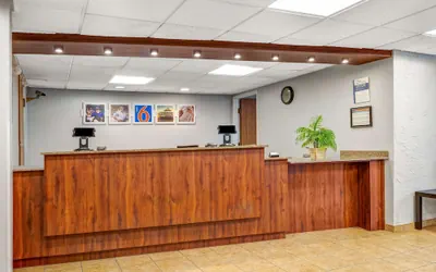 Photo 3 - Motel 6 Elk Grove Village, IL - O'Hare