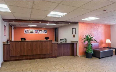 Photo 2 - Motel 6 Elk Grove Village, IL - O'Hare