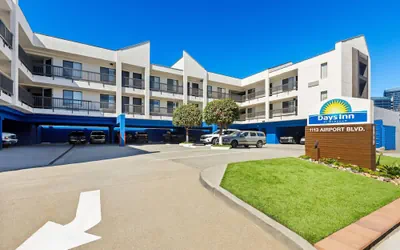 Days Inn by Wyndham San Francisco S/Oyster Point Airport