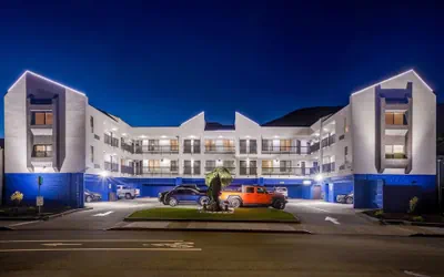Photo 2 - Days Inn by Wyndham San Francisco S/Oyster Point Airport