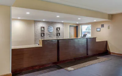 Photo 3 - Suburban Studios Arlington Heights – Elk Grove