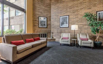Photo 4 - Suburban Studios Arlington Heights – Elk Grove