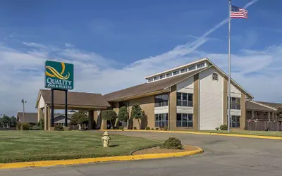 Photo 2 - Quality Inn & Suites Stuttgart North