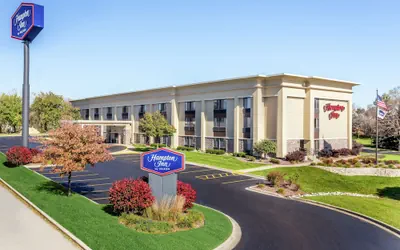 Photo 2 - Hampton Inn Milwaukee-Airport