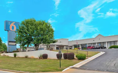 Photo 2 - Motel 6 Conyers, GA